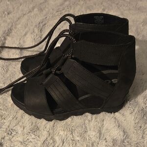 Sorel Joanie II Black Leather Lace-Up Wedge Sandals With Tie Up Front, Size 6.5